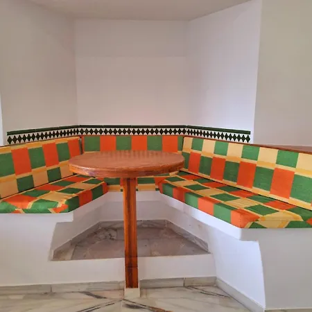 Altamira 82 - One Bed דירה