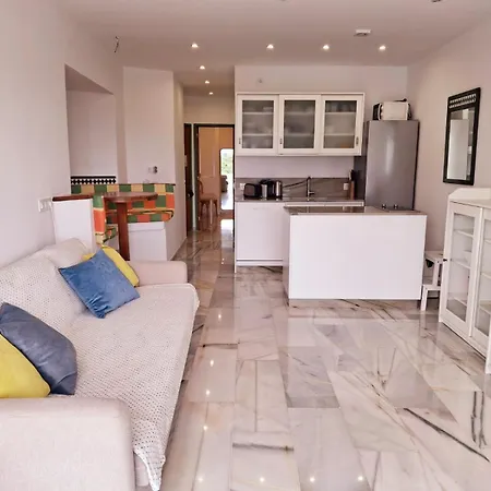 Altamira 82 - One Bed אדחה